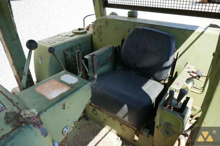 Spycharka Caterpillar D7F Ex-army