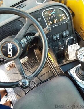 Empilhador de braço telescópico JCB 540-140