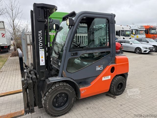 Front loader forklift TOYOTA Stapler 02-8FGF30/Kabine/GAS