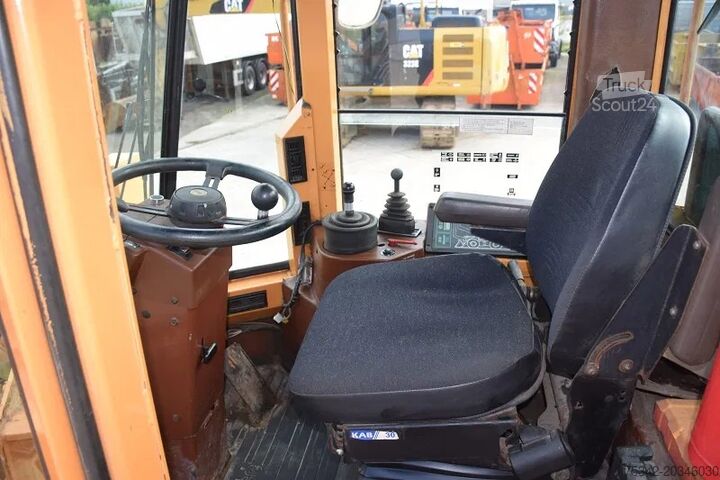 Cargador de ruedas Case 821B