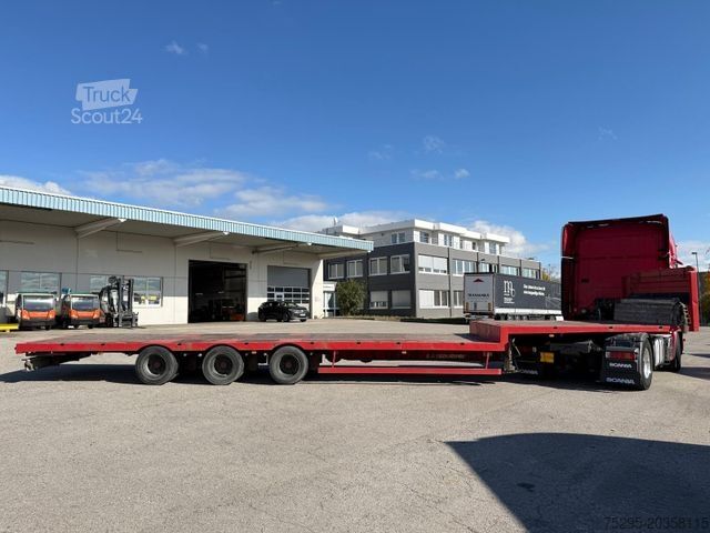Low loader semitrailer KÄSSBOHRER 3 Achs Tieflader Twistlocks zwillingsbereift