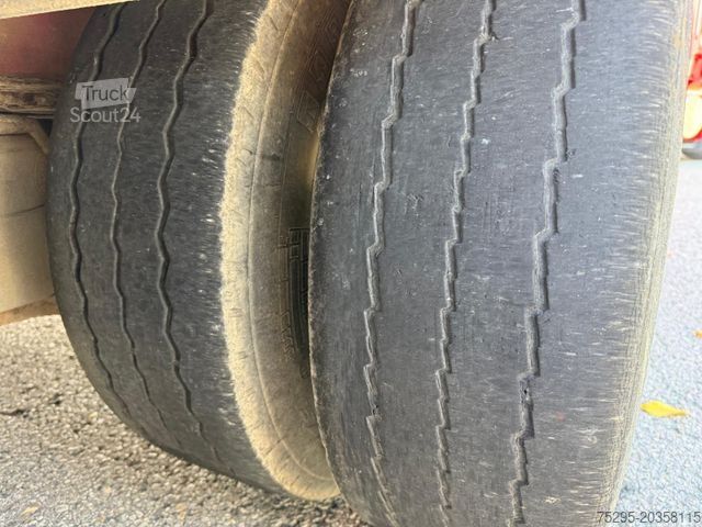 Low loader semitrailer KÄSSBOHRER 3 Achs Tieflader Twistlocks zwillingsbereift