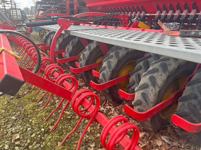 Σπαρτική μηχανή Väderstad RAPID 400C