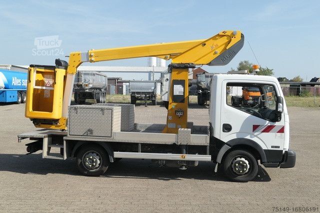 Autocarro con piattaforma di lavoro NISSAN 32.12 4x2, 11m Arbeitshühe, Klima, 3x am Lager