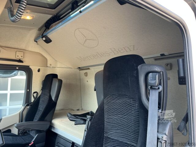 Ciężarówka burtowa z dźwigiem Mercedes-Benz Actros 2545