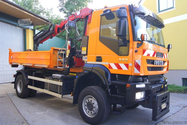 Hákový nosič kontejnerů Iveco 190T33 TRAKKER 4x4/ MARREL/ HMF 835/Euro5/ Winterdienst