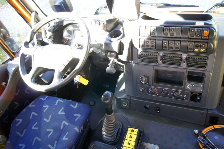 Hákový nosič kontejnerů Iveco 190T33 TRAKKER 4x4/ MARREL/ HMF 835/Euro5/ Winterdienst