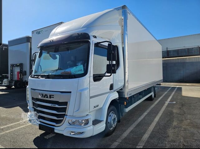 Autocarro con cassone DAF XB 230 FA 12 t furgonato con sponda