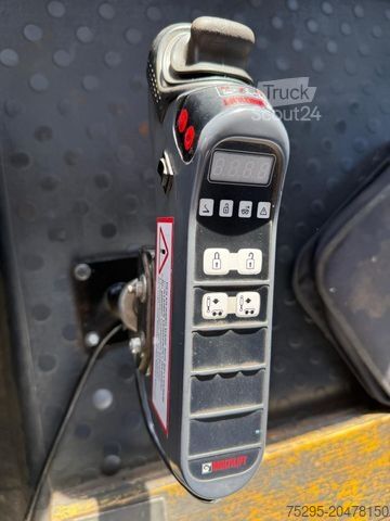 Camion scarrabile IVECO TRAKKER AD340T45 8x4 HIAB Hakenlift Retarder