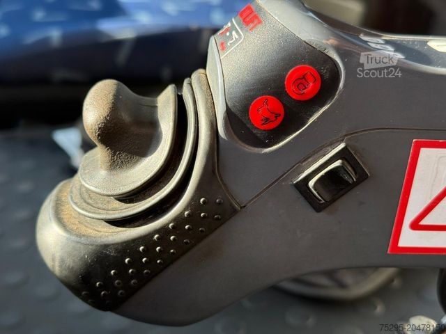 Camion scarrabile IVECO TRAKKER AD340T45 8x4 HIAB Hakenlift Retarder