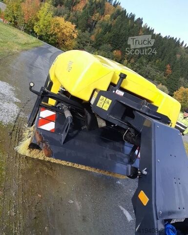 Komunalne maszyny sprzątające Schmidt TSS 122, Like NEW