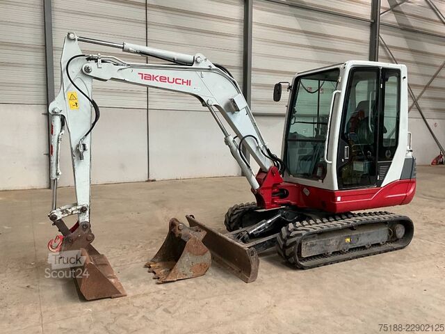  Takeuchi TB 235