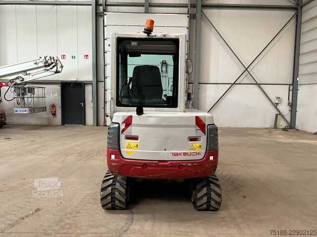 Takeuchi TB 235