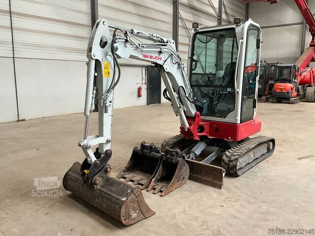  Takeuchi TB 325 R