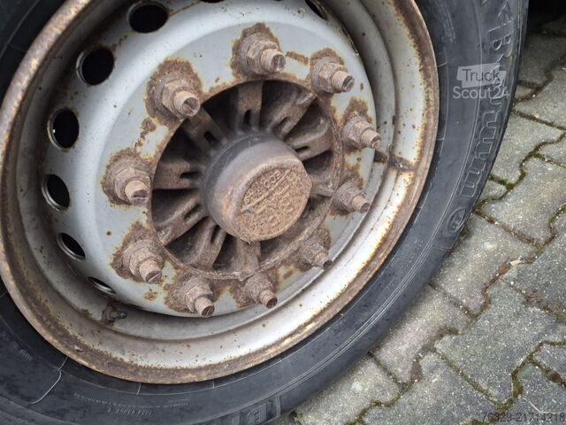 Auflieger mit Pritsche Krone Chassis