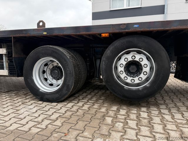 Camion transportator de autoturisme IVECO AS260S45Y Baumaschinentransporter Rampe Retarder