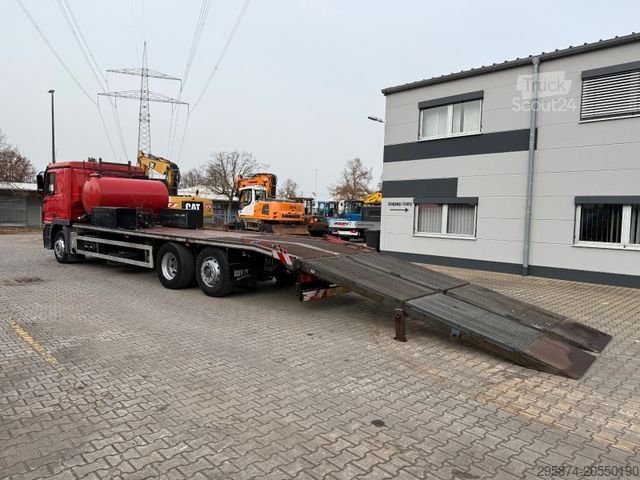 Autotransporter LKW MERCEDES-BENZ 2541 Actros Baumaschinentransporter hydr. Rampen