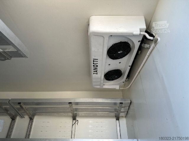 شاحنة بدن معزول مبرد IVECO 60C18