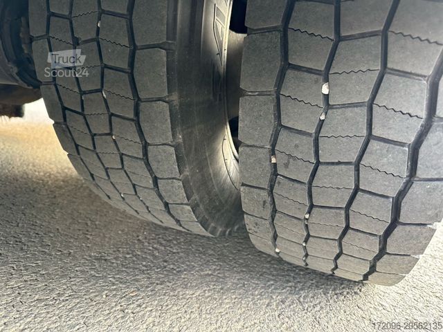 Camião plataforma com lona MERCEDES-BENZ Atego 824 Top-Ausstattung*Plane-Pritsche*Top