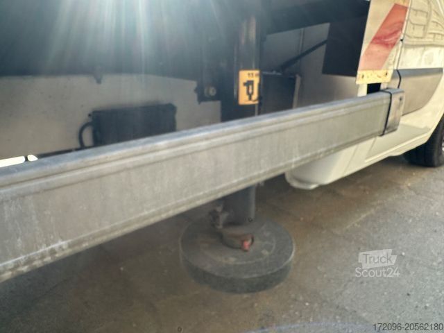 Tovorno vozilo z delovno ploščadjo RENAULT Master III/Steiger 11,2m/*Topzustand*