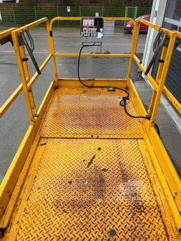 Schaarlift Haulotte Compact 12DX 12m Diesel Scherenarbeitsbühne 4x4