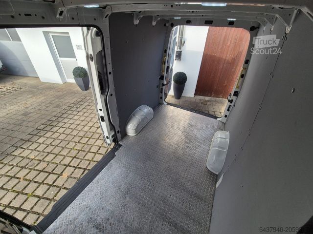 Furgone VOLKSWAGEN Crafter Kasten 30 mittellang Hochdach /Klima/PDC