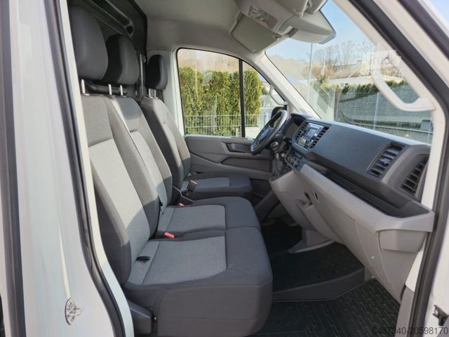 Skåpbil VOLKSWAGEN Crafter Kasten 30 mittellang Hochdach /Klima/PDC