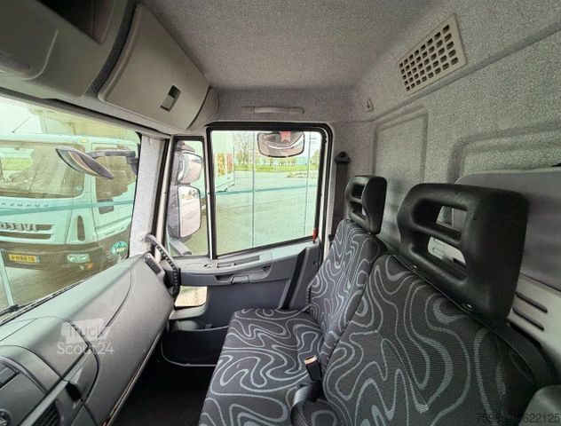 Koelwagen met geïsoleerde laadbak IVECO EuroCargo 75 E16 JUNGE ISOLATED BOX MITSUBISHI C
