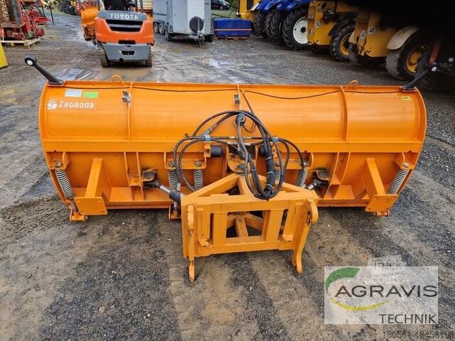 آلة زراعية ZAGRODA SCHNEESCHILD 2,5 M