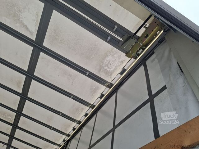 Dodávka s plachtovou bočnicou FUSO Canter 7C18 Klima LBW 1.000 kg Euro6E Edscha