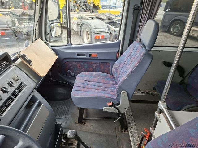 Mikroautobuss MERCEDES-BENZ 814 D Vario 10 Sitzer Mannschaftswagen Polizei