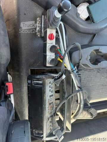 Abrollkipper Mercedes-Benz Arocs 3243 KN