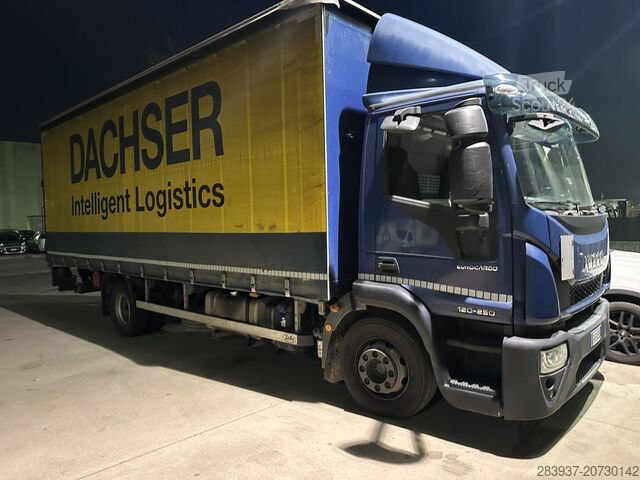 φορτηγό με επίπεδη επιφάνεια και μουσαμά IVECO 120