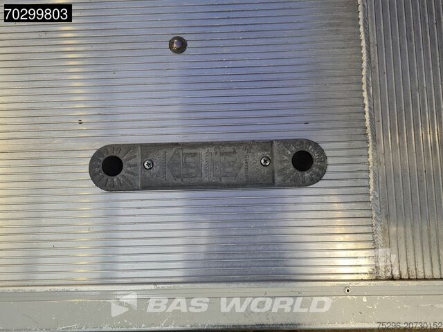 Koffer Mitsubishi 7C18 4X2 8tons Automatic 1000kg Ladebordwand Ai...