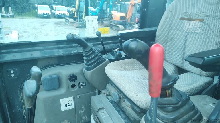 Minigrävare < 7t Case CX50B with 3 excavator buckets