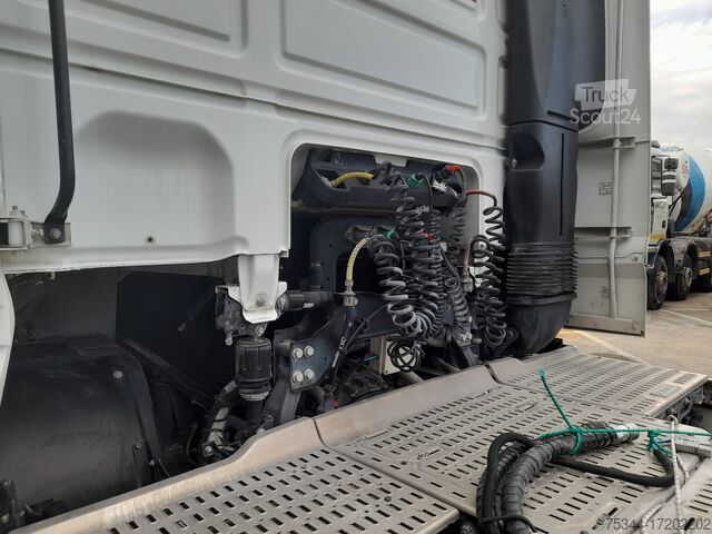 Standart traktör DAF XF 480