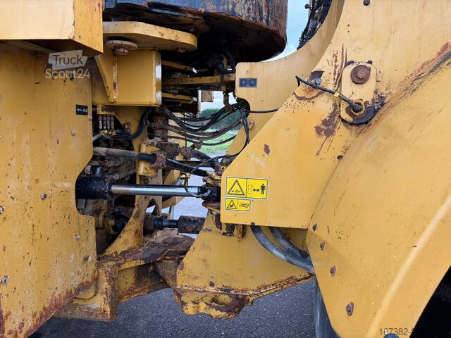 Chargeuse Caterpillar 972M