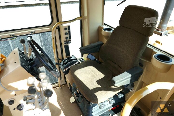 Grader Caterpillar 140H