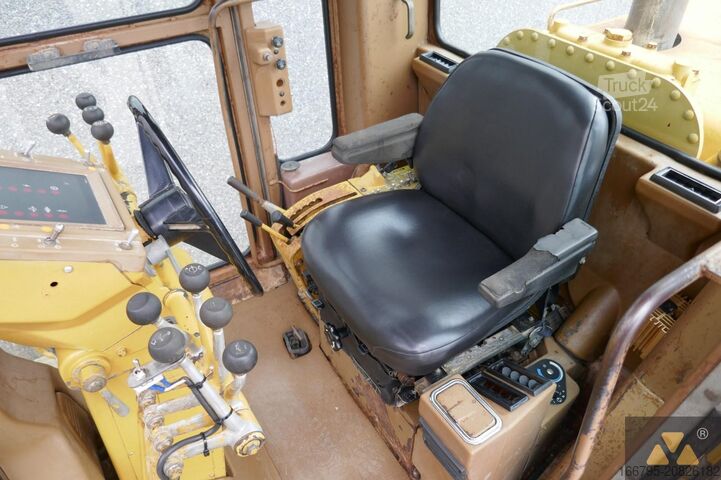 Grader Caterpillar 130G