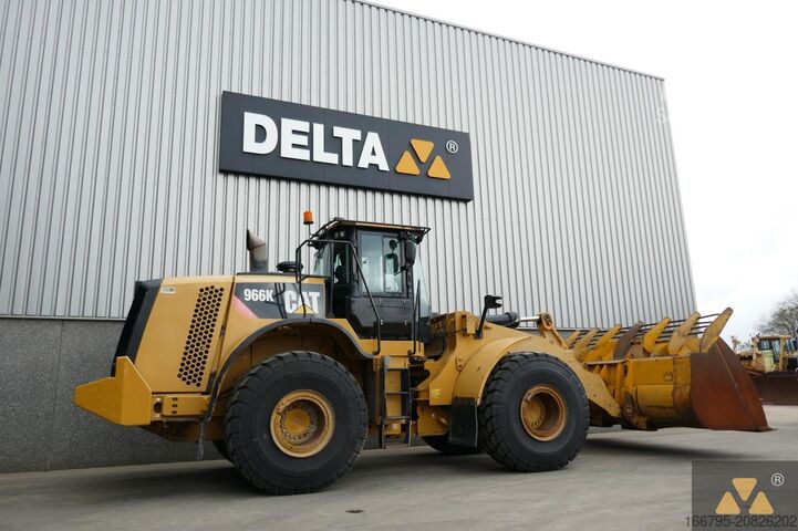 Carregadora de rodas Caterpillar 966K