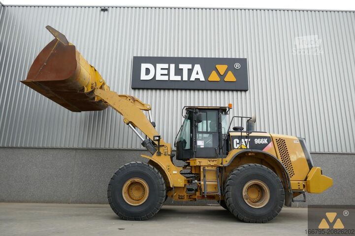 Carregadora de rodas Caterpillar 966K