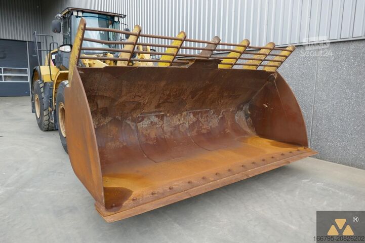 Carregadora de rodas Caterpillar 966K