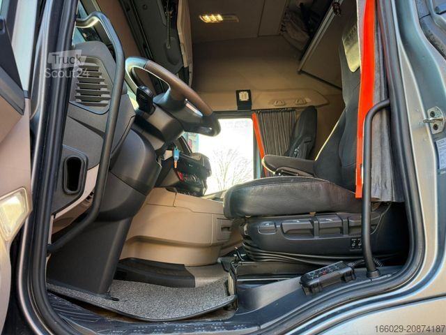 Standard SZM DAF XG+ 530 FT Top Ausstattung Schubboden Hydraulik