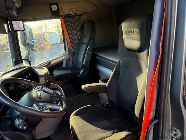 Standard SZM DAF XG+ 530 FT Top Ausstattung Schubboden Hydraulik