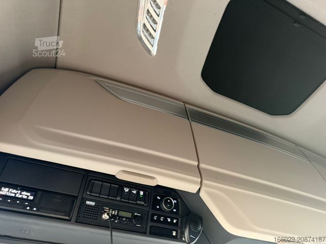 Standard SZM DAF XG+ 530 FT Top Ausstattung Schubboden Hydraulik