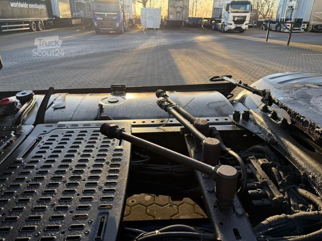 Standard SZM DAF XG+ 530 FT Top Ausstattung Schubboden Hydraulik