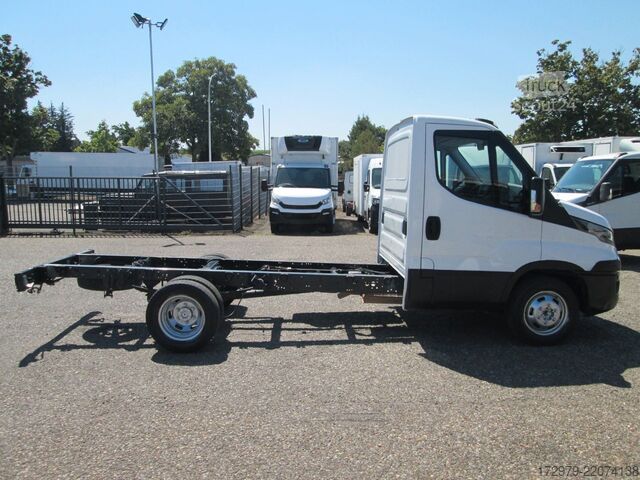 Transporter Fahrgestell IVECO 35 C13*Fahrgestell*