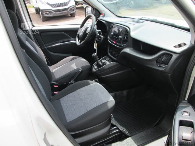 Furgon sa rashladnim sandukom FIAT Doblo 1.6*Carrier-Tiefkühler*Euro 6*Klima*