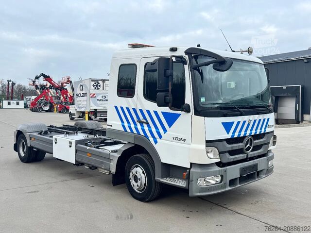 Chasis con cabina Mercedes-Benz Atego 1024 PTO (2)
