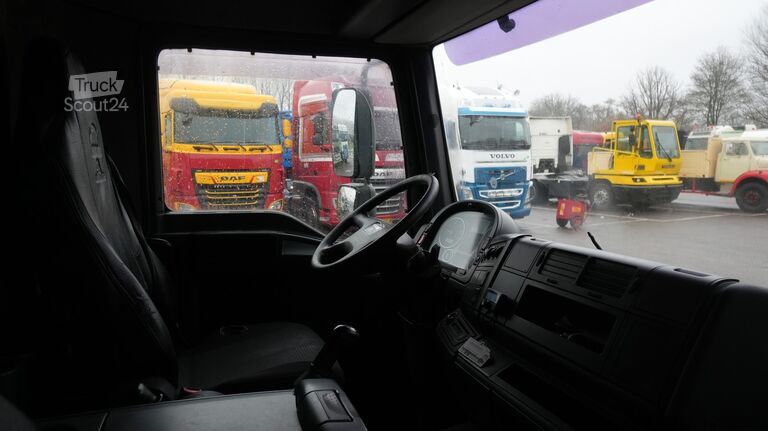 Чемодан MAN TGL 12.220 CLOSED BOX MANUAL GEARBOX 689.000KM